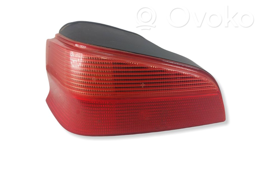 Peugeot 106 Galinis žibintas kėbule 