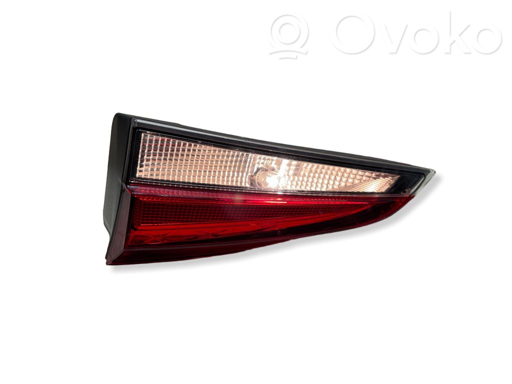 Skoda Kamiq Lampy tylnej klapy bagażnika 