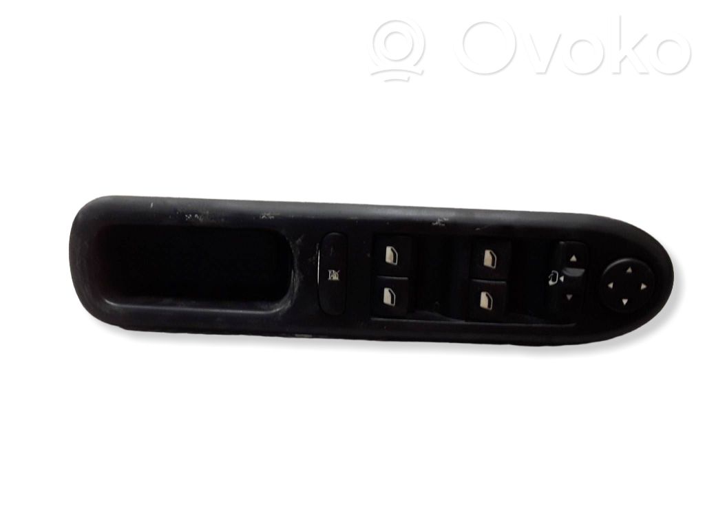 Electric window control switch   96468704XT