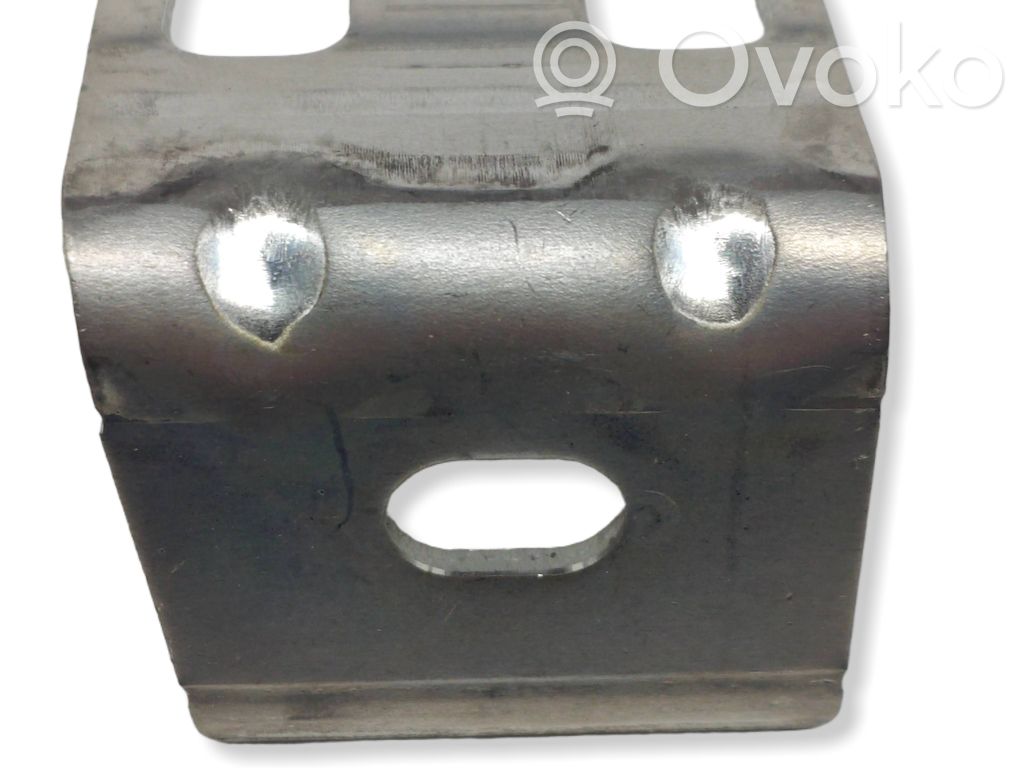 Audi Q7 4M Radiator mount bracket 