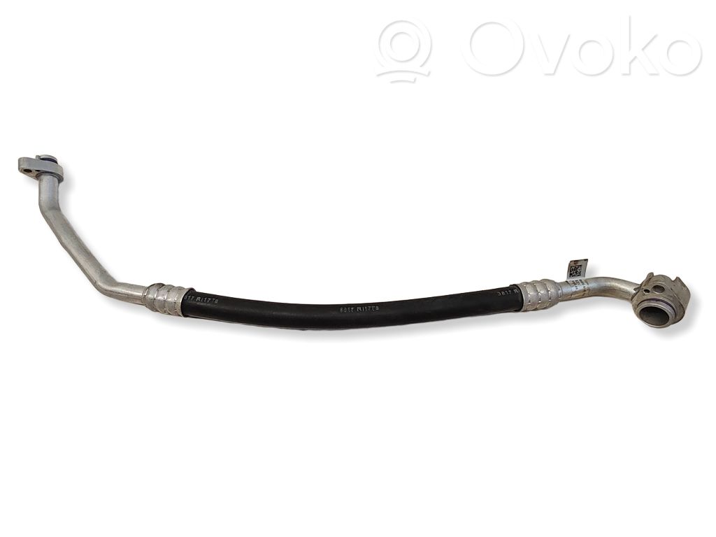 Audi A4 S4 B9 Ilmastointilaitteen putki (A/C) 