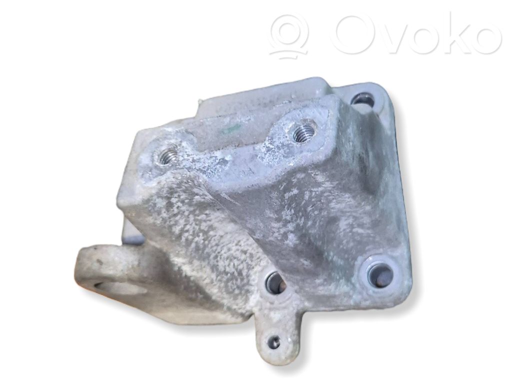 Engine mounting bracket   04726022AB