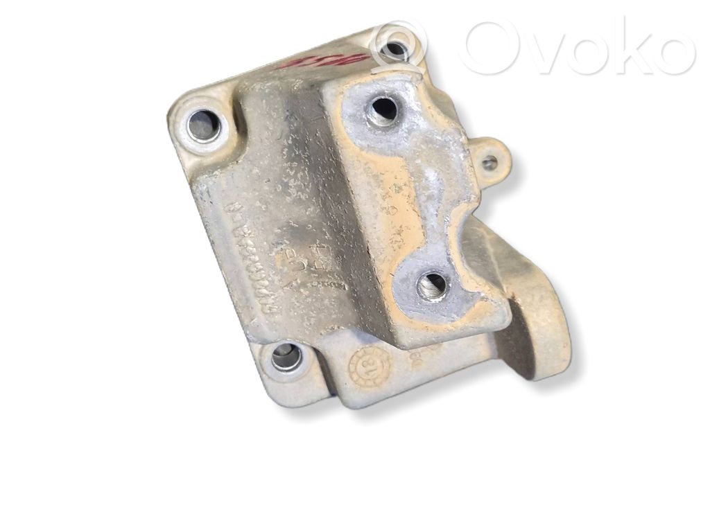 Dodge Challenger Engine mounting bracket 