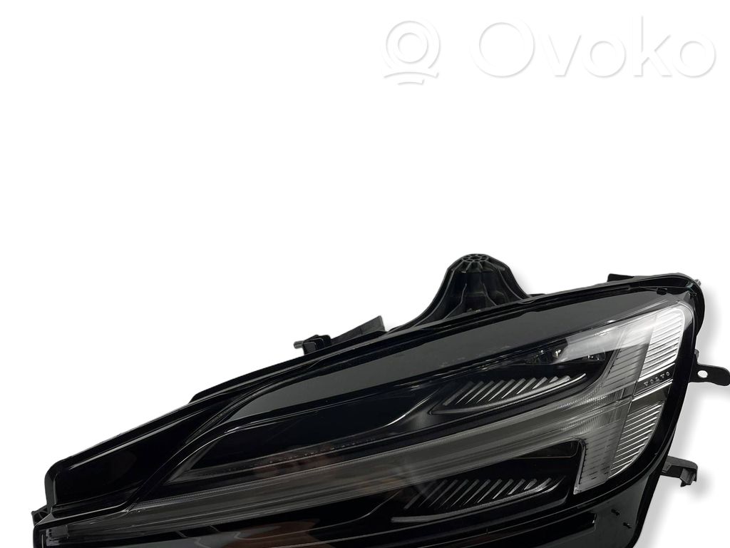 Volvo V60 Lampa przednia 