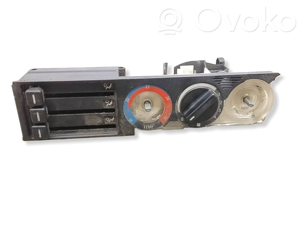 BMW 5 E34 Climate control unit 