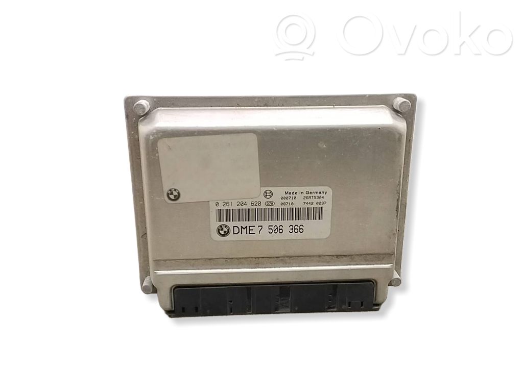 BMW 5 E39 Engine control unit/module 