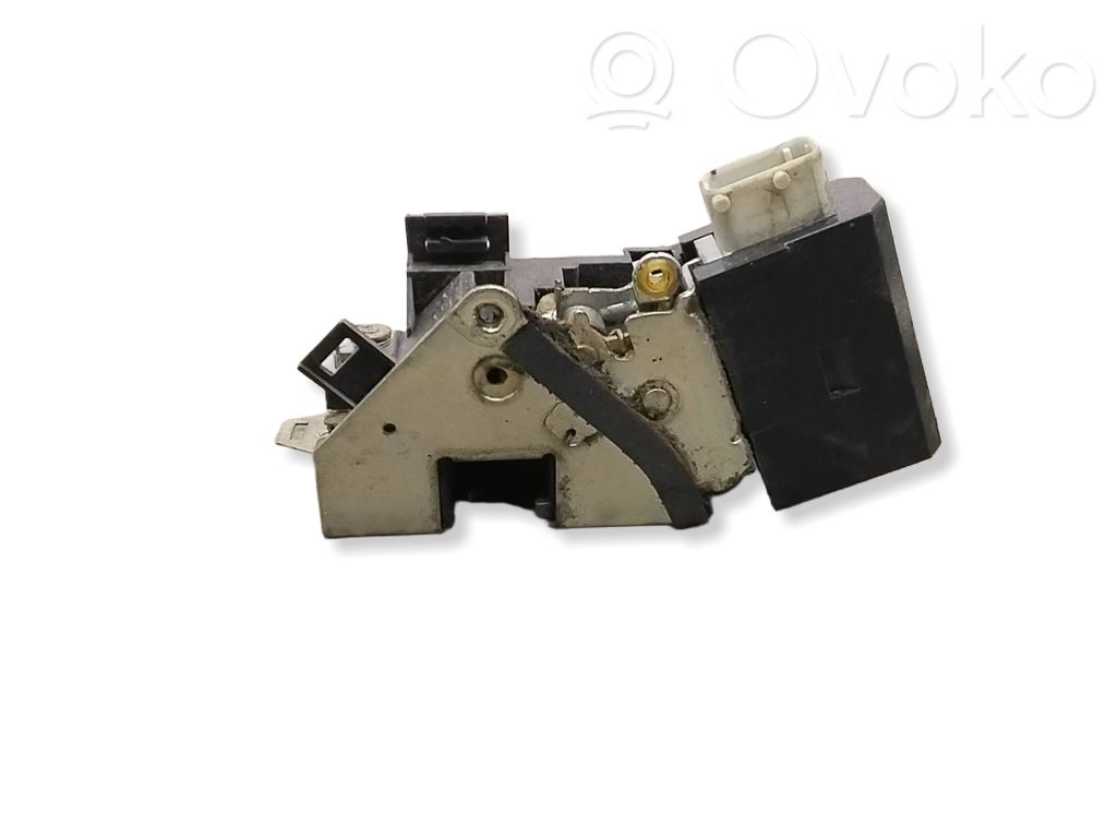 Front door lock   8352165