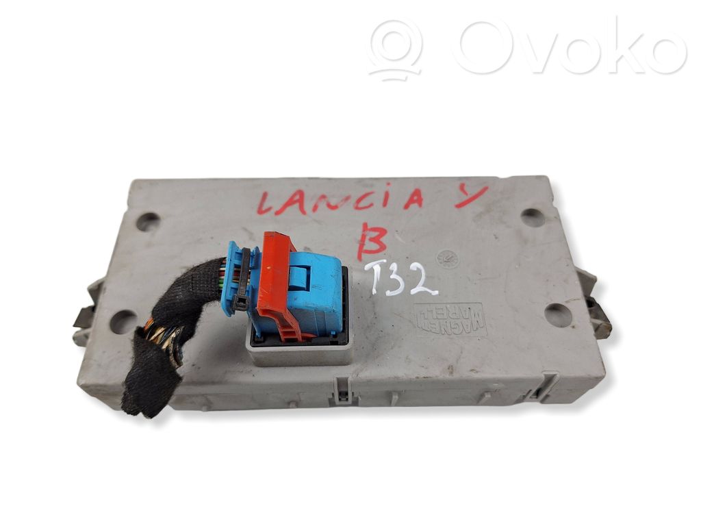 Lancia Ypsilon Fuse module 