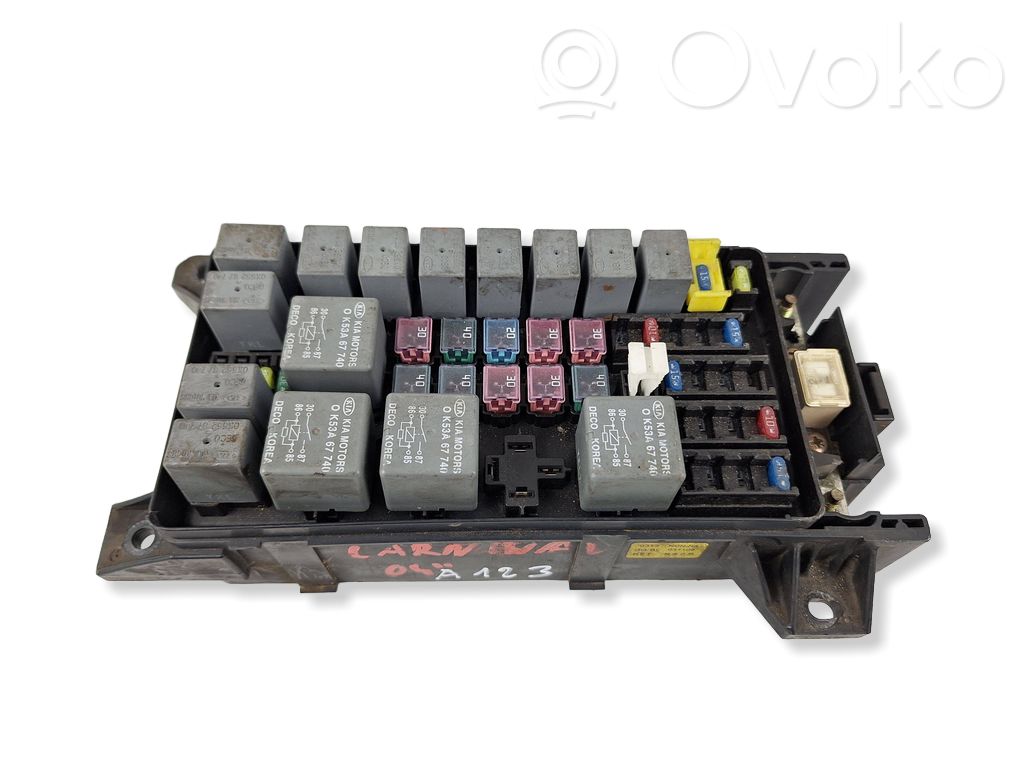 KIA Carnival Fuse module 