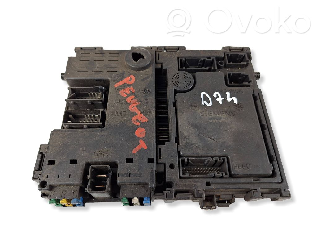 Peugeot 206 Fuse module 