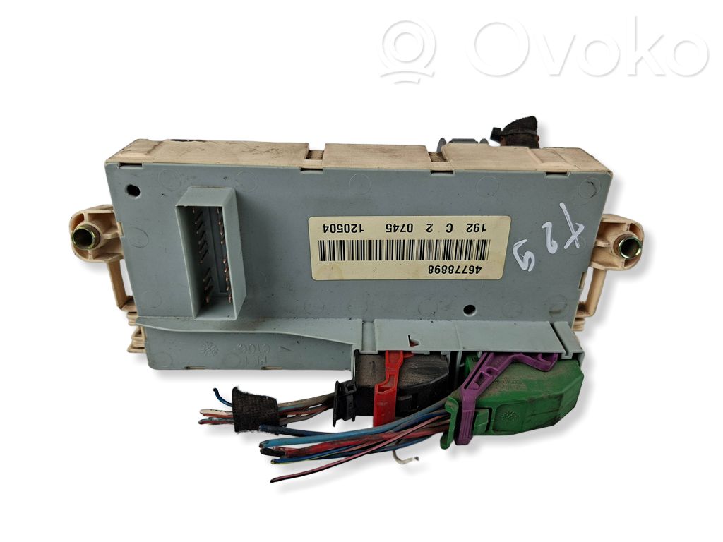 Fiat Stilo Juego de caja de fusibles 