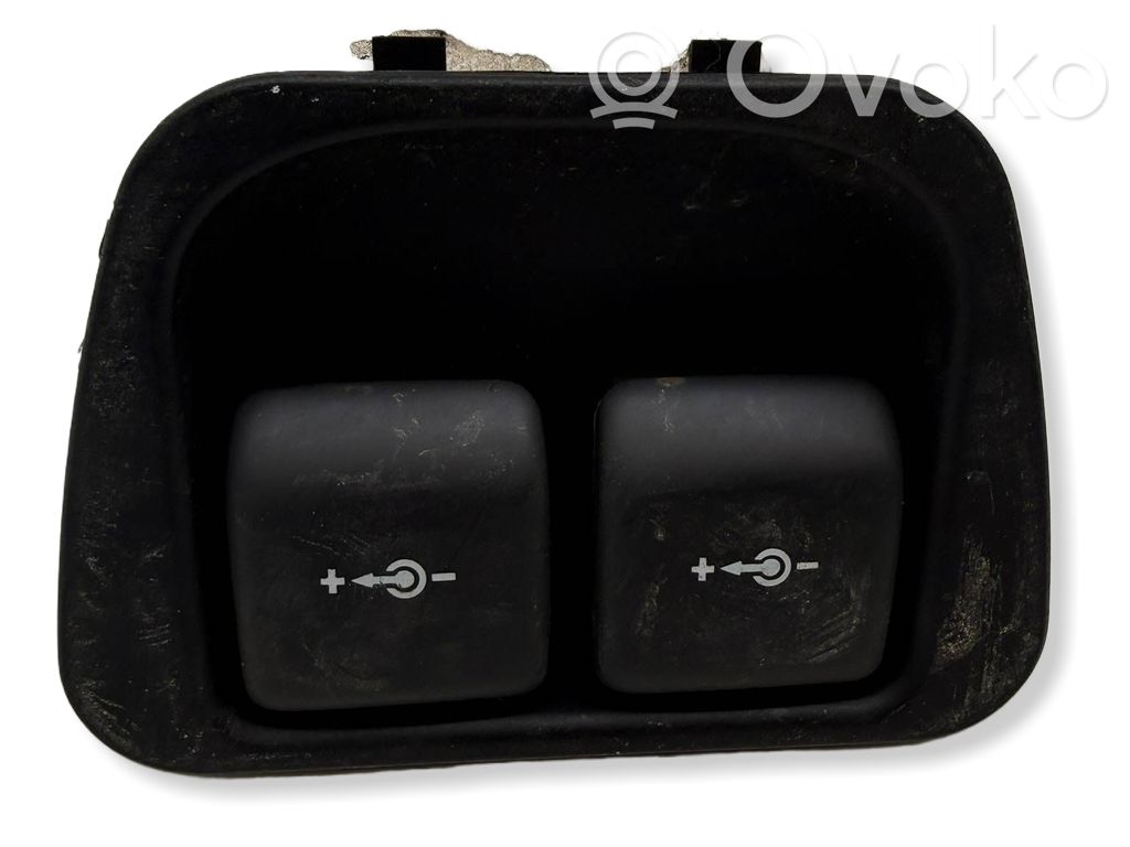 12 V Socket (rear)   8254339