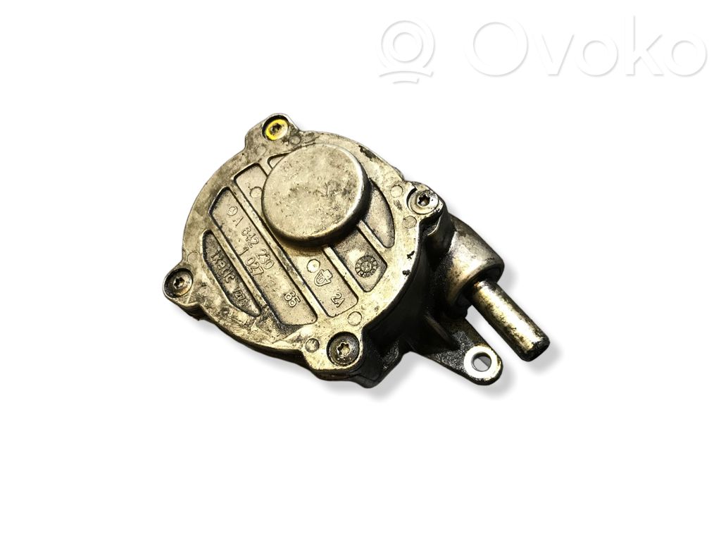 Mercedes-Benz E W211 Vacuum pump 
