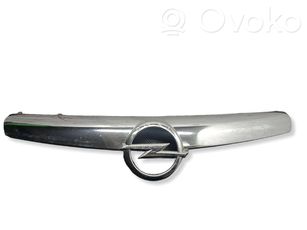 Opel Insignia A Etusäleikkö 