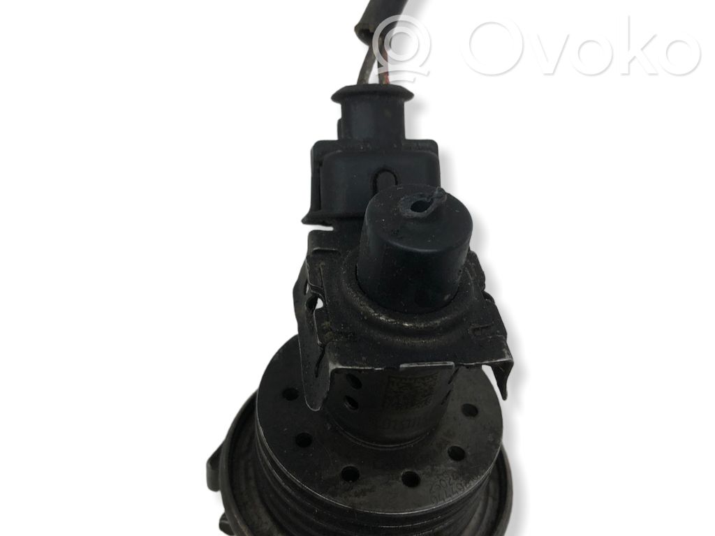 Volkswagen PASSAT B7 Inyector de AdBlue 