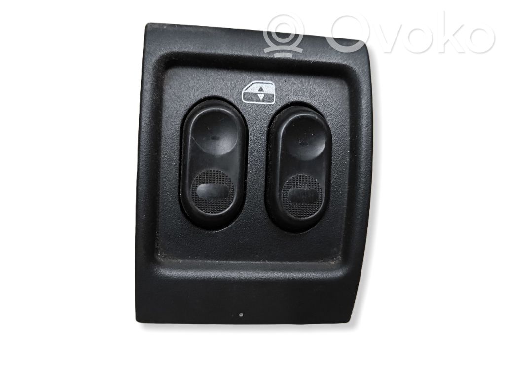 Electric window control switch   746755741,0UG381DVAB