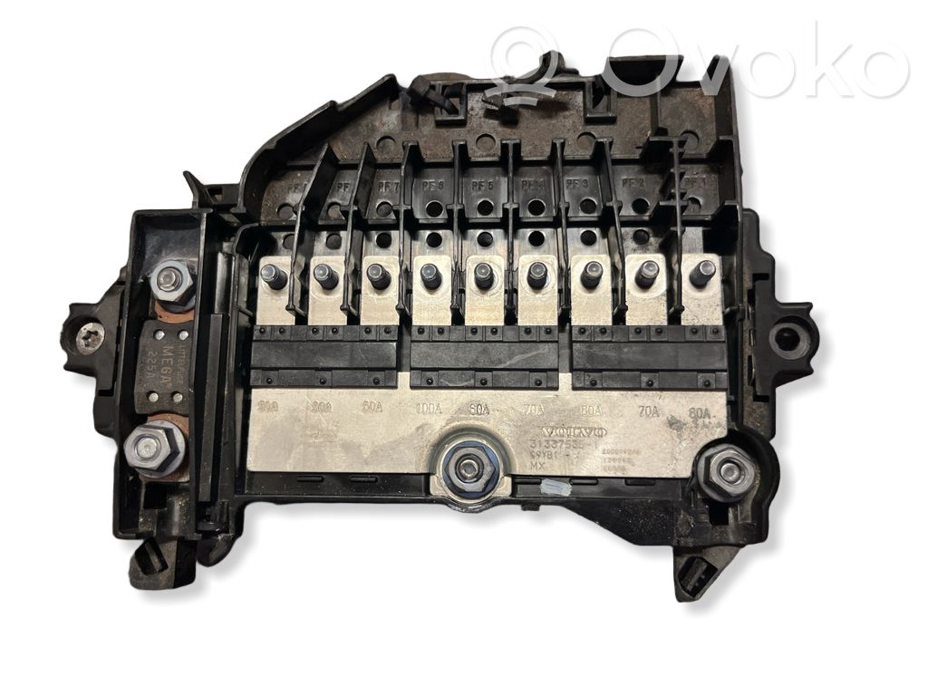Volvo V40 Cross country Fuse module 