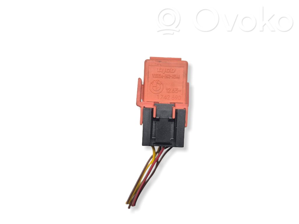 BMW 5 E60 E61 Other relay 