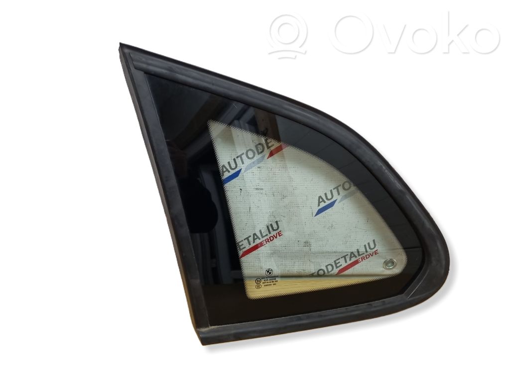 BMW X1 E84 Vidrio lateral trasero 