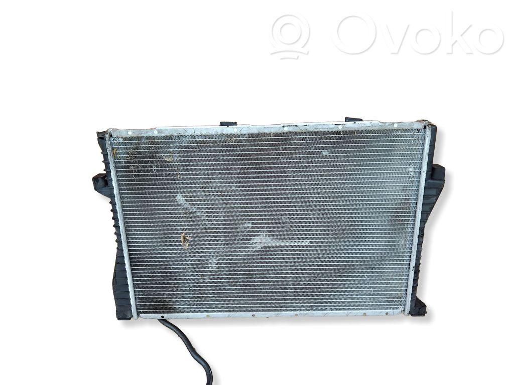 BMW 5 E39 Aušinimo skysčio radiatorius 