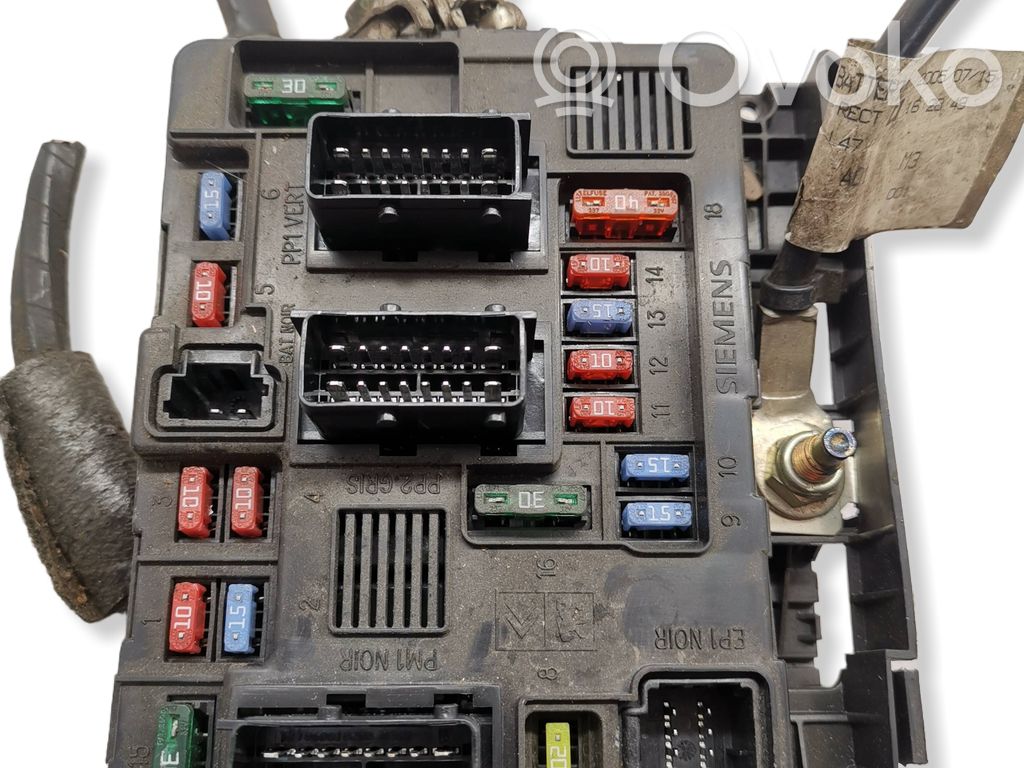 Peugeot 307 Fuse module 