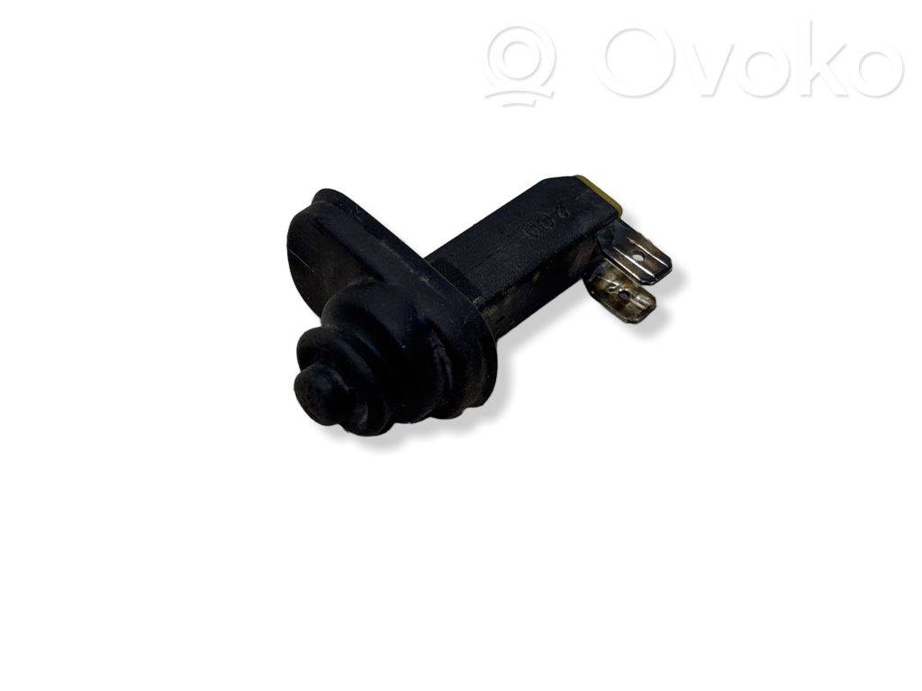 Sensor de la puerta trasera   8D0947561B