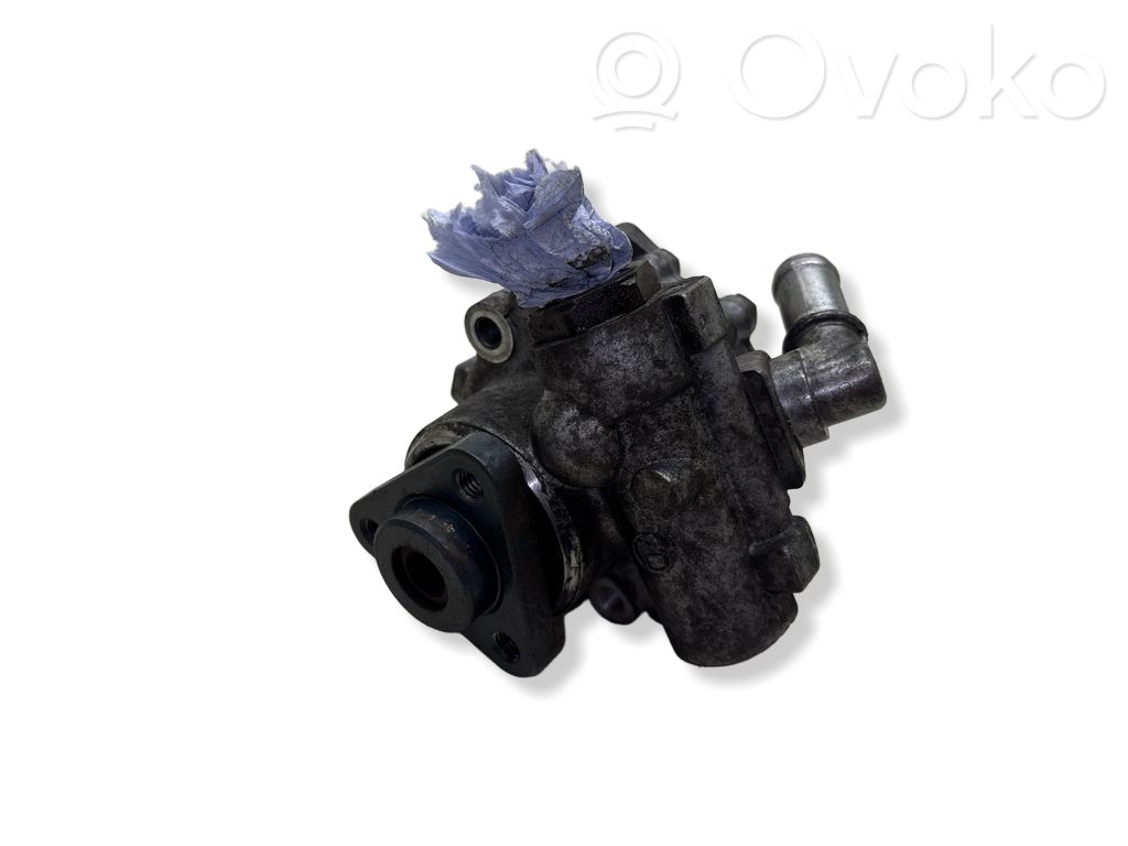 Audi A4 S4 B7 8E 8H Ohjaustehostimen pumppu 
