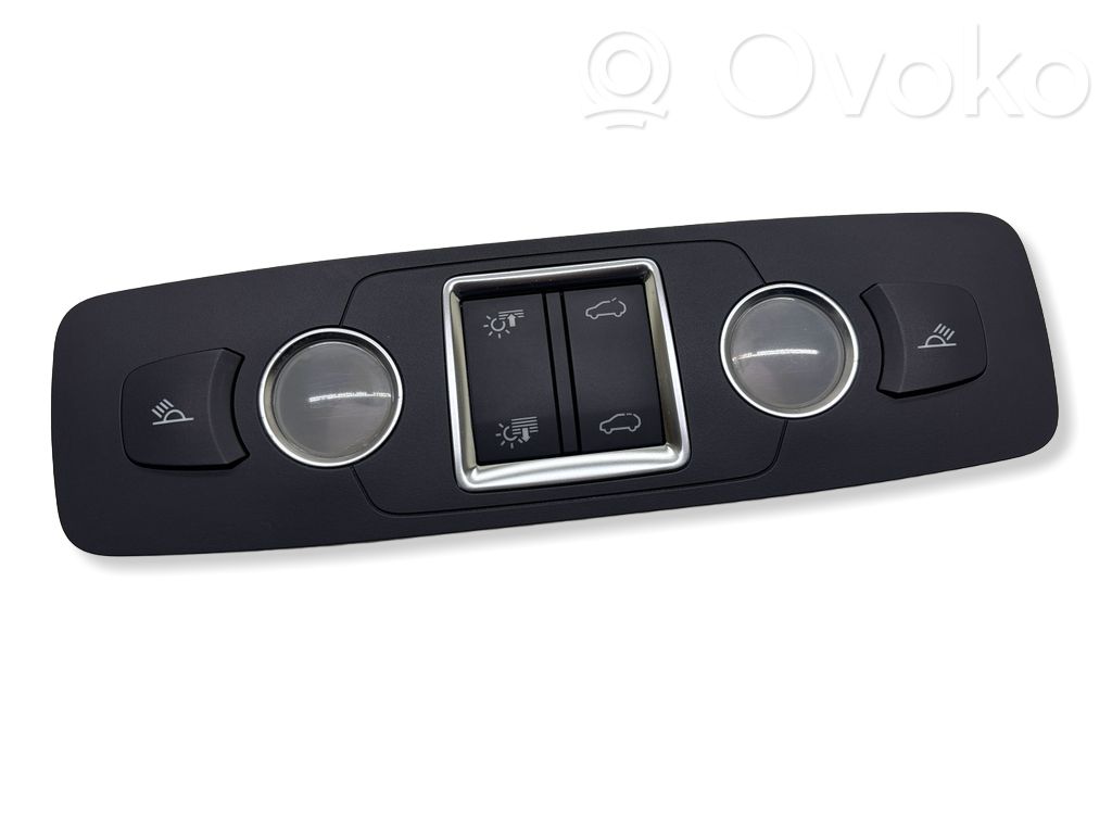 Audi Q7 4L Lampka podsufitki tylna 