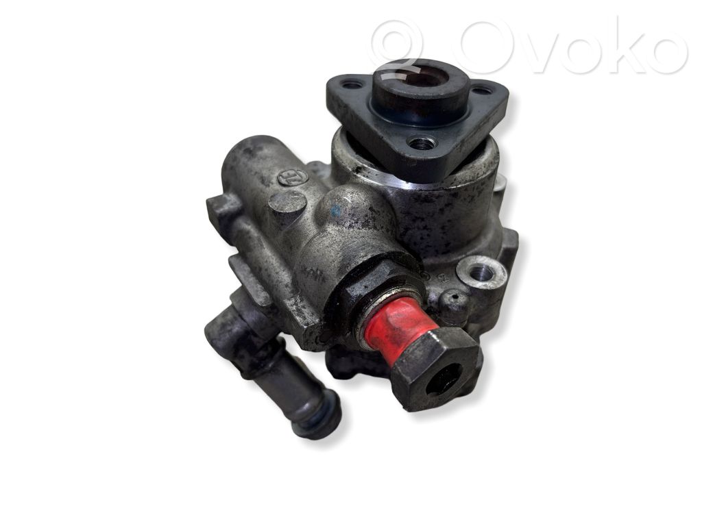 Audi A4 S4 B7 8E 8H Ohjaustehostimen pumppu 