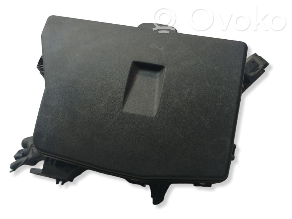 Toyota Verso Juego de caja de fusibles 