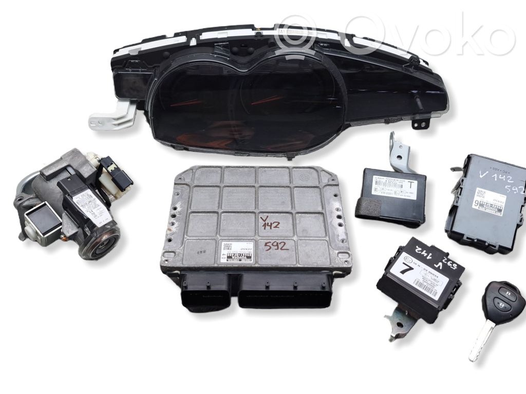Komputer / Sterownik ECU i komplet kluczy   838000F110,4502002160,8907002570,625371000,625592000,896610F400,896900F060,897410F021,897800F050,897830F011,MB1028501130,MB2574500438,MB2755003220,S000050409