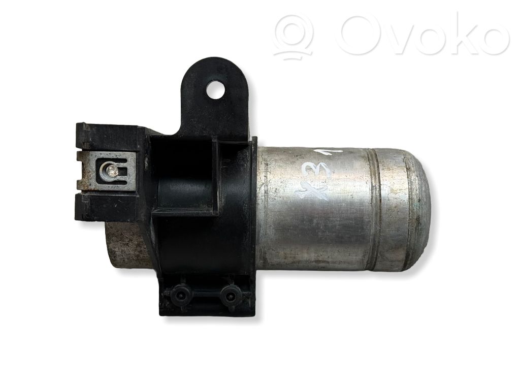 BMW X3 E83 Air conditioning (A/C) air dryer 