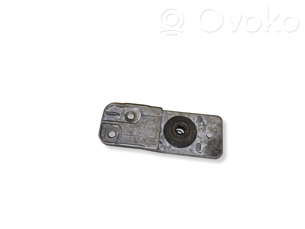 Opel Astra J Radiator mount bracket 