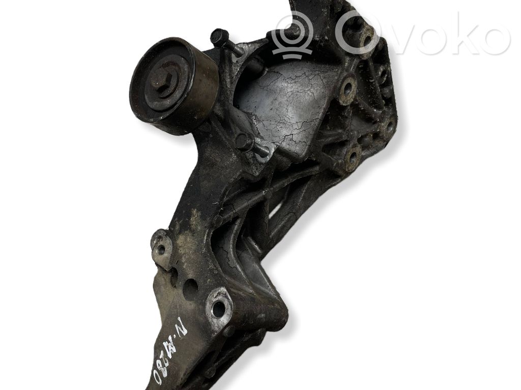 Nissan Murano Z51 Generator/alternator bracket 