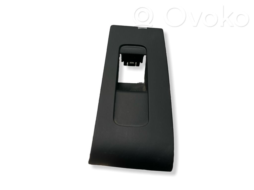 Volvo XC40 Rear door window switch trim 