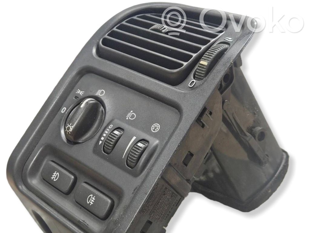 Light switch   30613945
