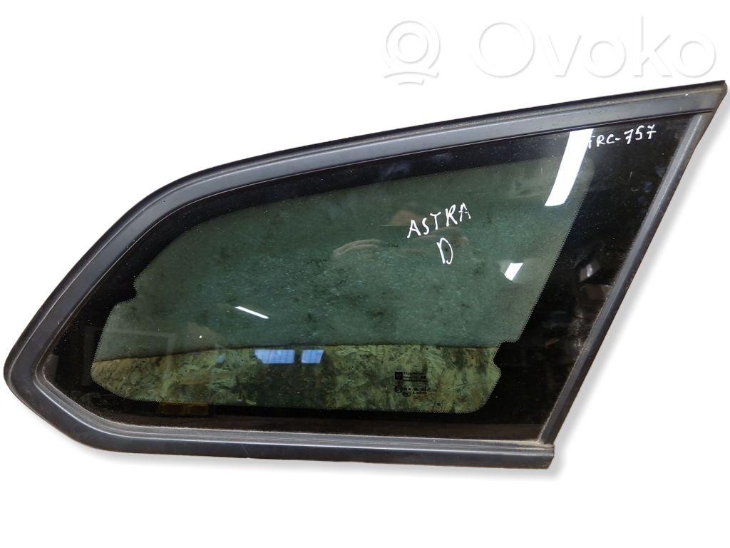 Opel Astra J Vidrio lateral trasero 
