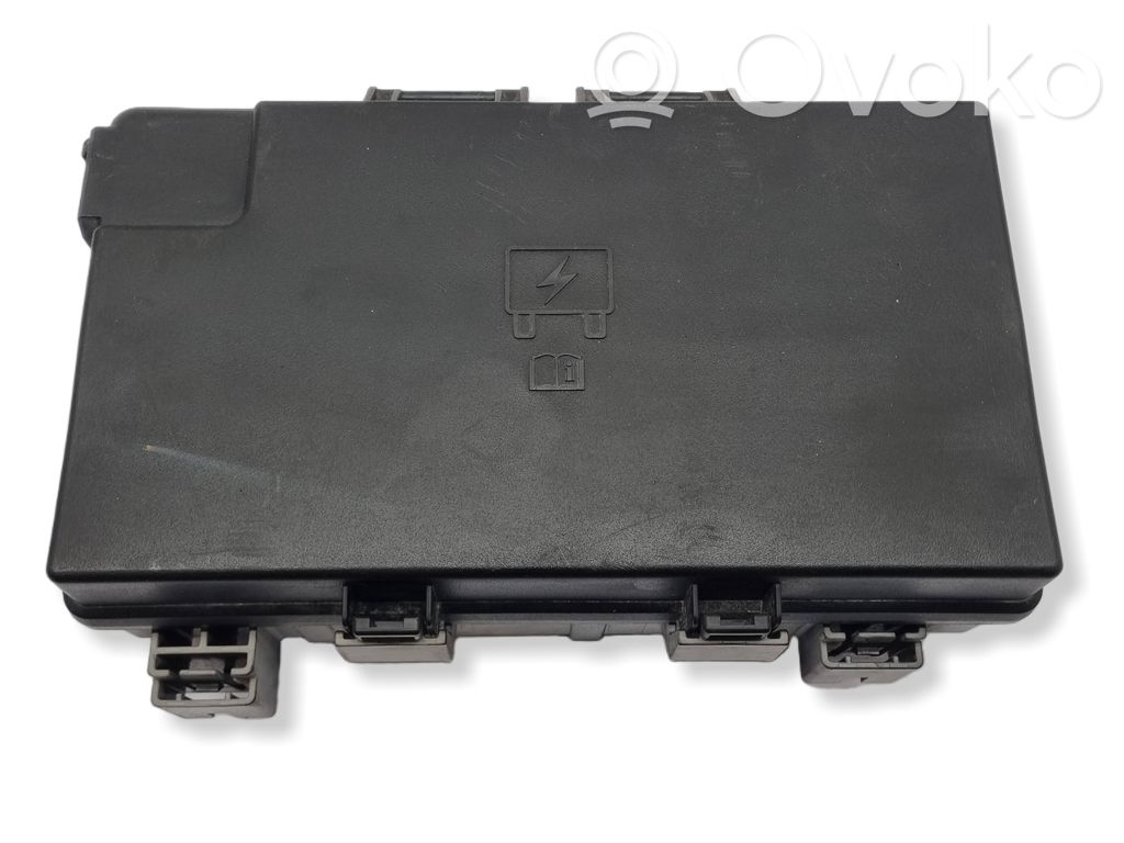 Dodge Durango Fuse module 