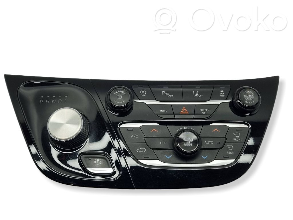 Chrysler Pacifica Climate control unit 