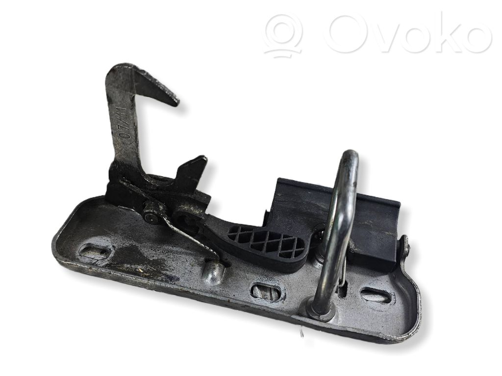 Volkswagen Golf VI Engine bonnet/hood lock/latch loop/hook 