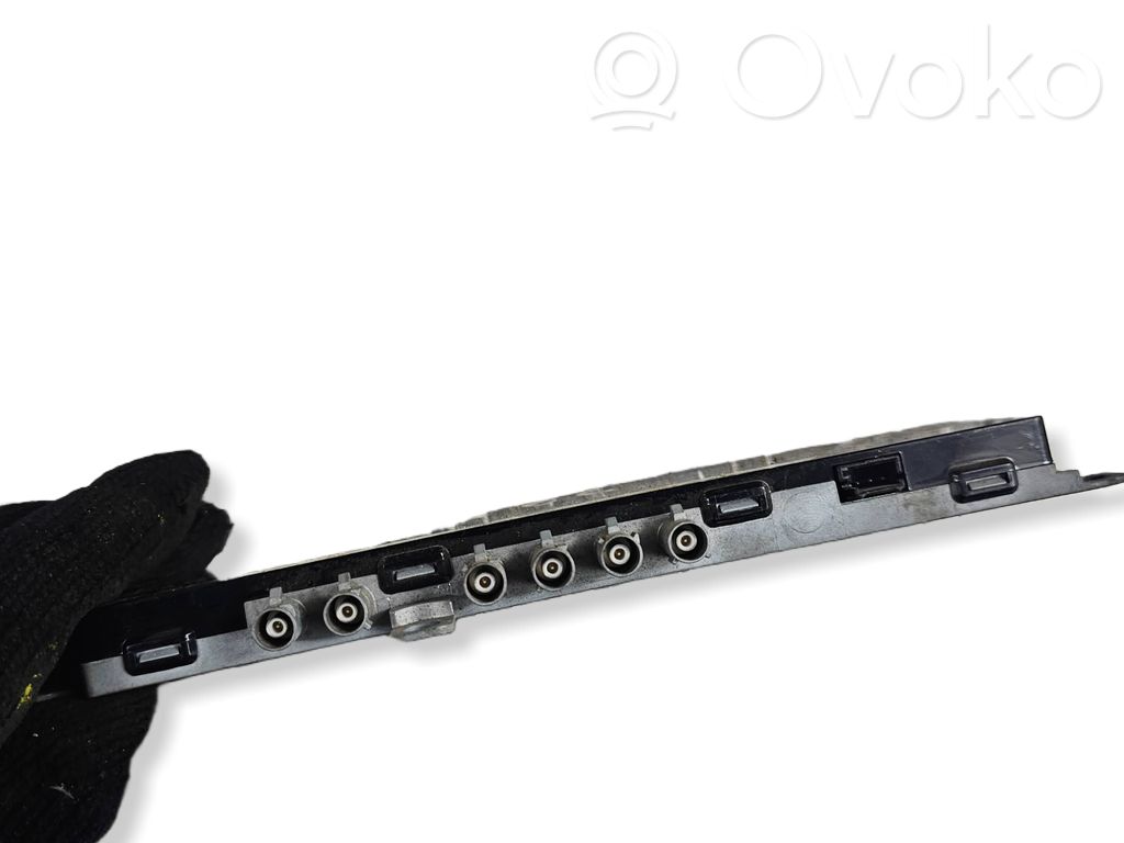 Audi A6 S6 C6 4F Antenos stiprintuvas 