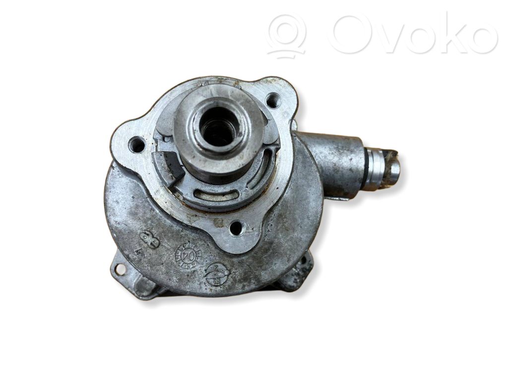 BMW 3 E90 E91 Vacuum pump 