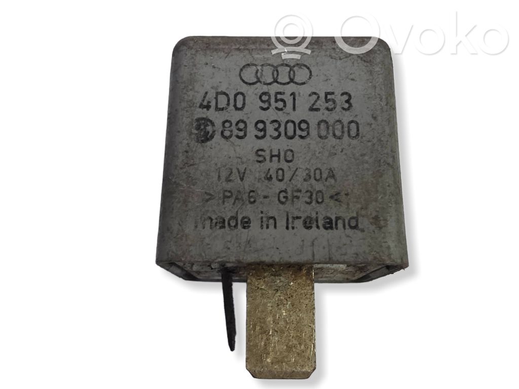 Audi A4 S4 B5 8D Muu rele 