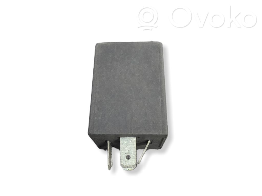 Audi A4 S4 B5 8D Muu rele 