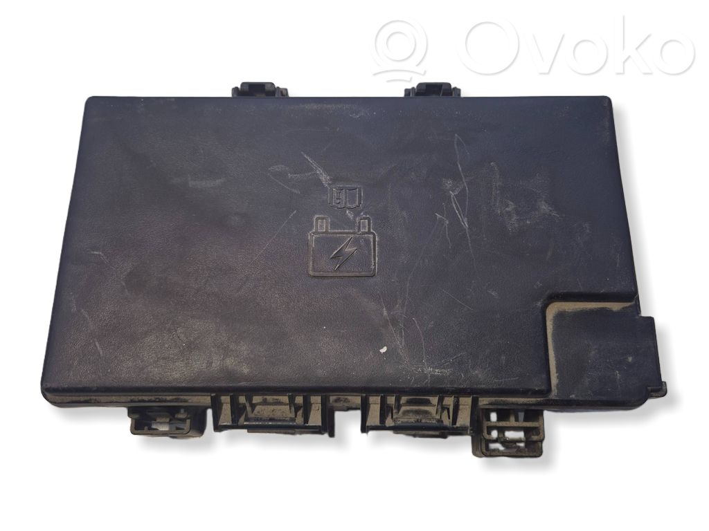 Ramka / Moduł bezpieczników   P68322374AB,16238CF17347C