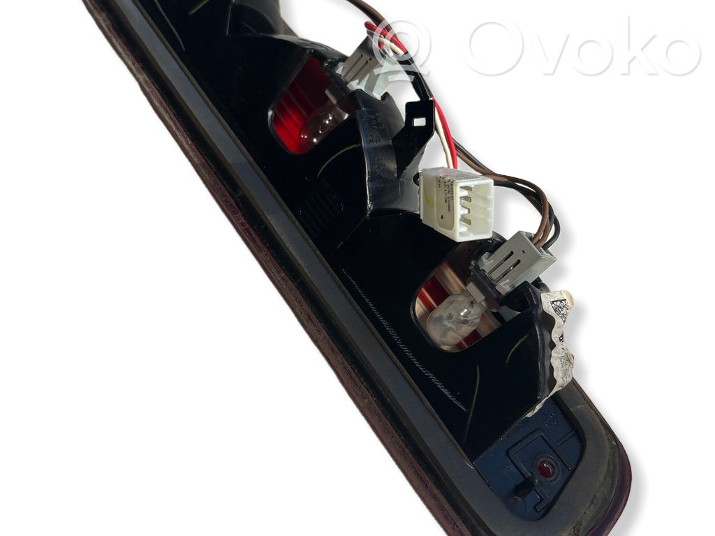 Dodge RAM 1500 DS Third/center stoplight 