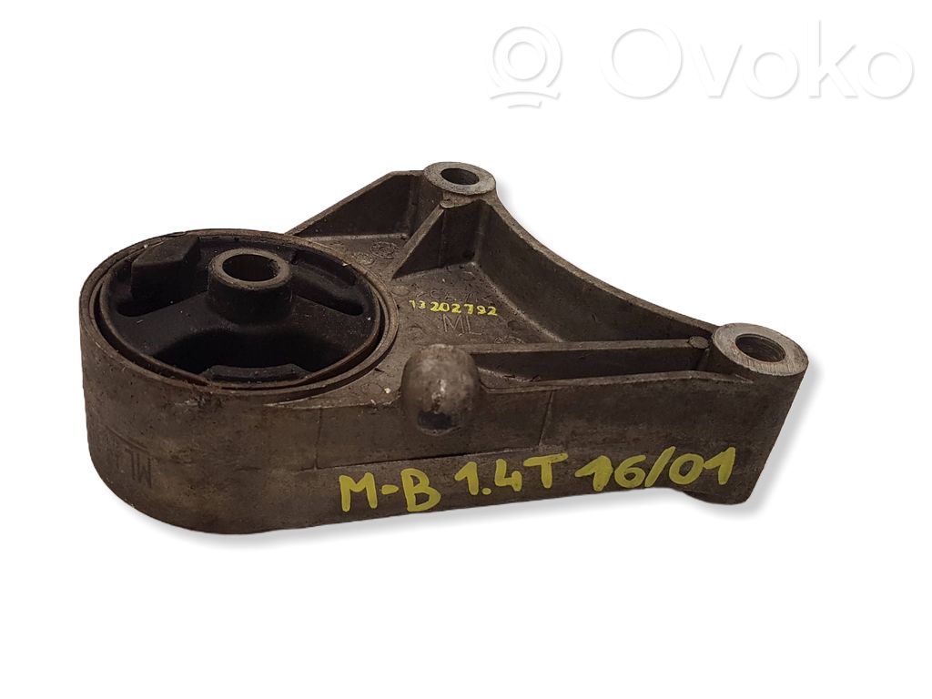 Opel Meriva B Engine mounting bracket 