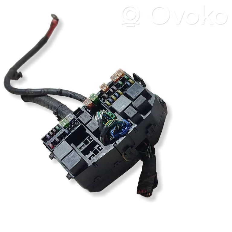 Ford Mondeo Mk III Skrzynka bezpieczników / Komplet 