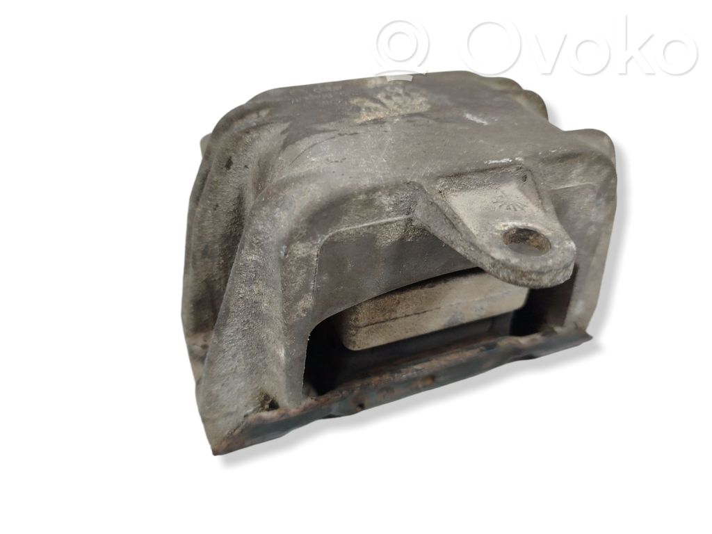 Engine mount bracket   7M3199555