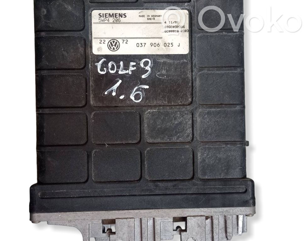 Volkswagen Golf III Engine control unit/module 